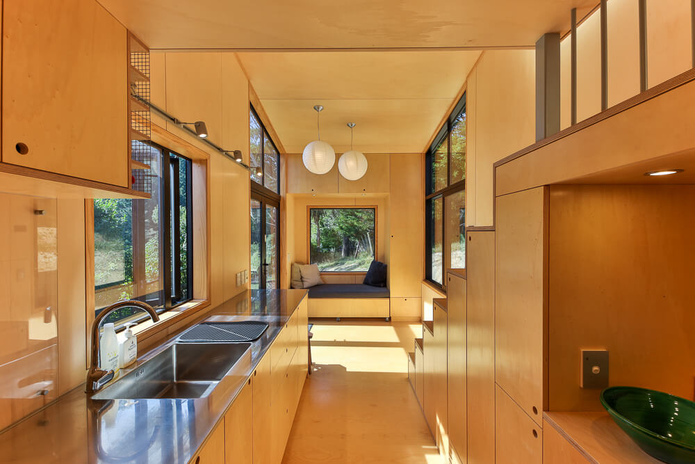 Living Big in a Tiny House - Stunning Modern, Minimalist Tiny House