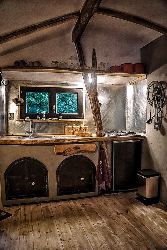 BEAUTIFUL HOUSE TRUCK KITCHEN