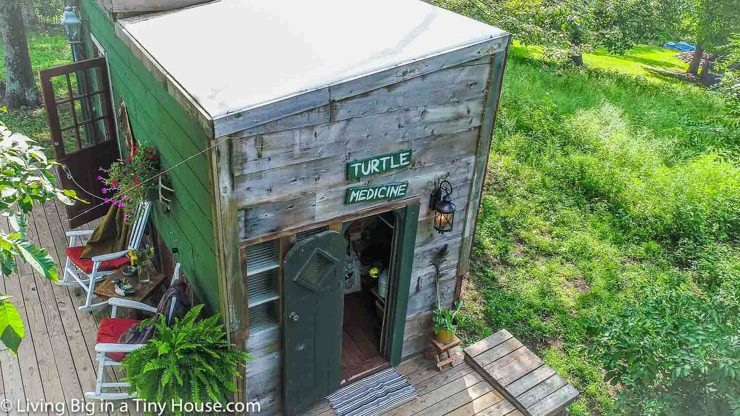 Living Big in a Tiny House Yoga Teacher’s Amazing FurnitureFree Tiny