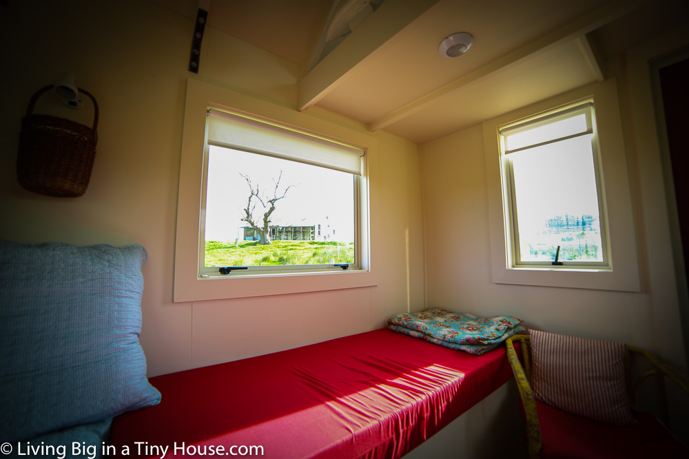 TINY HOUSE LOUNGE