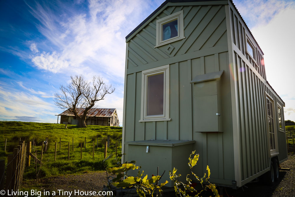 TINY HOUSE ON FARM