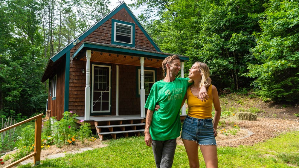Stunning Small Cabin & Homestead In The Woods Of Vermont Stunning Small Cabin & Homestead In The Woods Of Vermont
