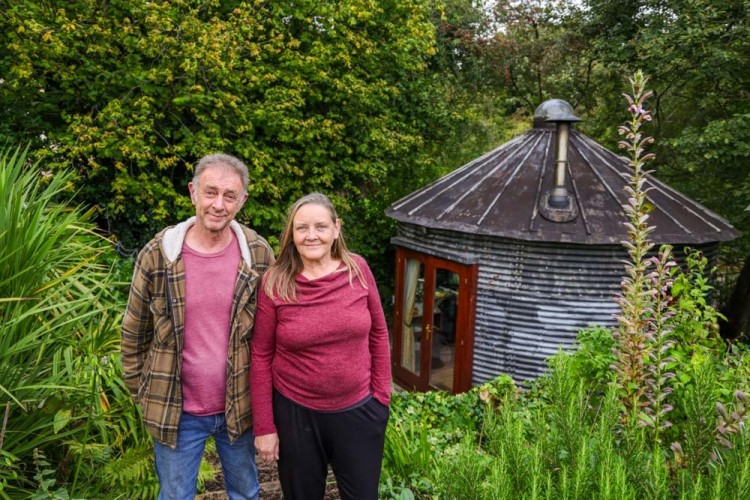 They Turned This £1 Grain Silo Into An ASTOUNDING Tiny Home!