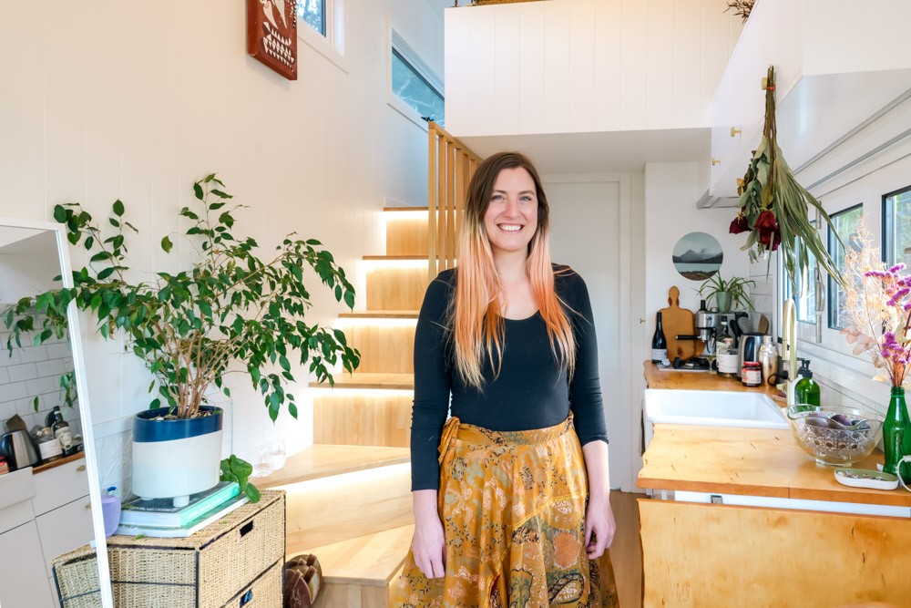 Crafting Tranquility: Beautiful Simple Living in a Tiny House Sanctuary Crafting Tranquility: Beautiful Simple Living in a Tiny House Sanctuary