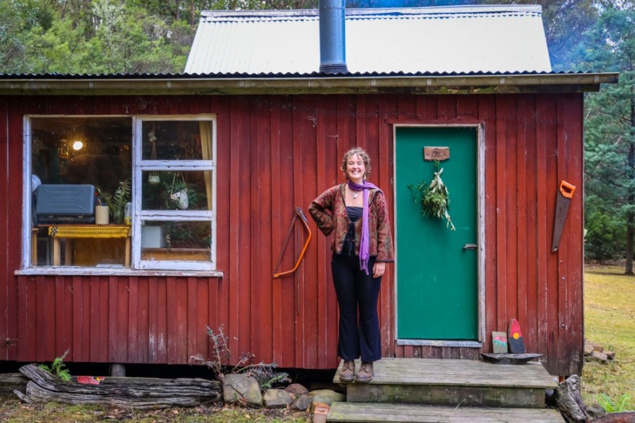 She Turned This Abandoned Hut Into A Dream Woodland Cabin