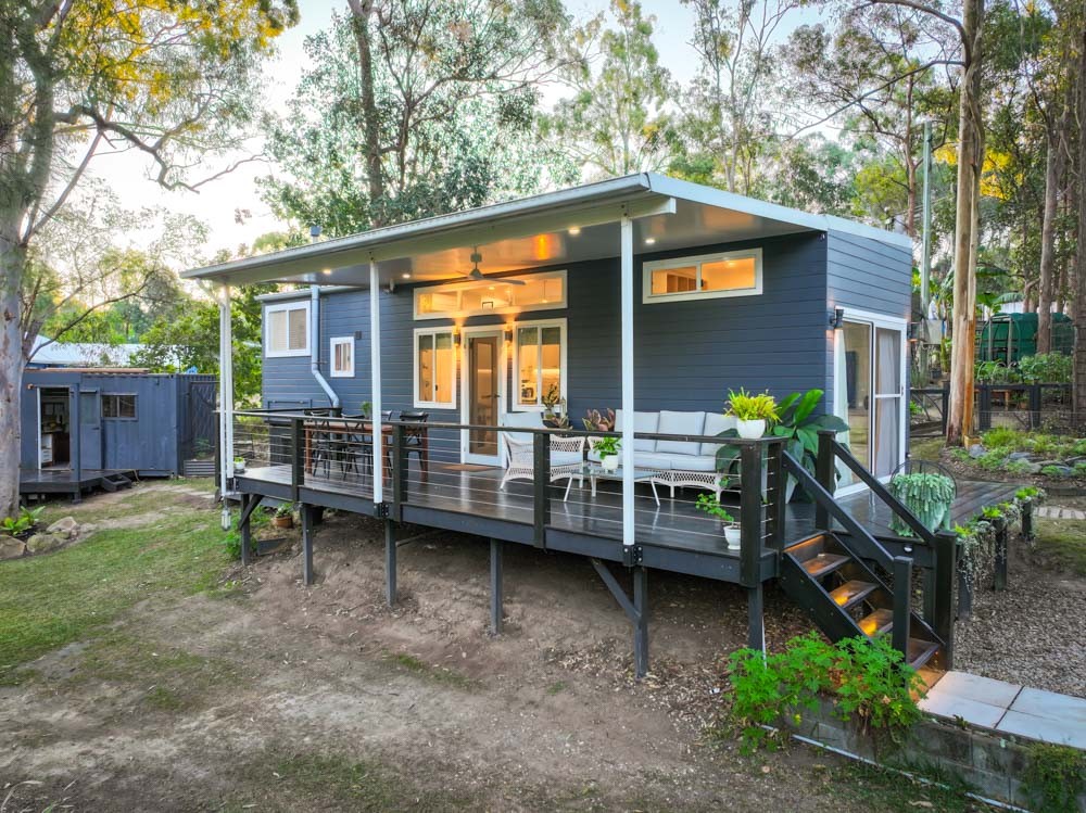 Incredible BIG Modern Tiny House With Amazing Storage - Revisited! Incredible BIG Modern Tiny House With Amazing Storage - Revisited!