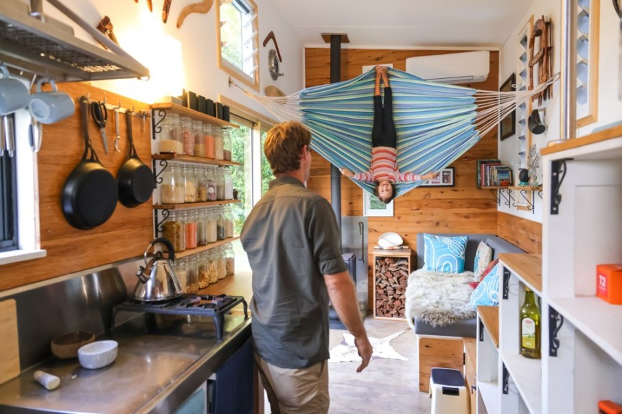 Father Builds Ultra-Affordable Tiny Home for Himself and His Daughter