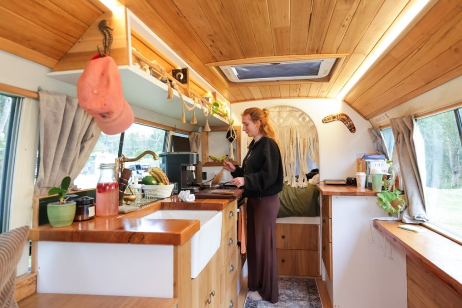 A Home On Wheels & Sustainable Business To Travel Full Time!