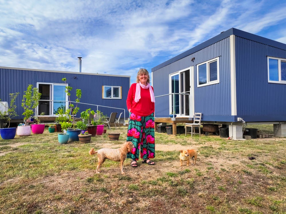 Top 5 Regrets of the Dying Author Bronnie Ware’s Incredible Hempcrete Tiny House