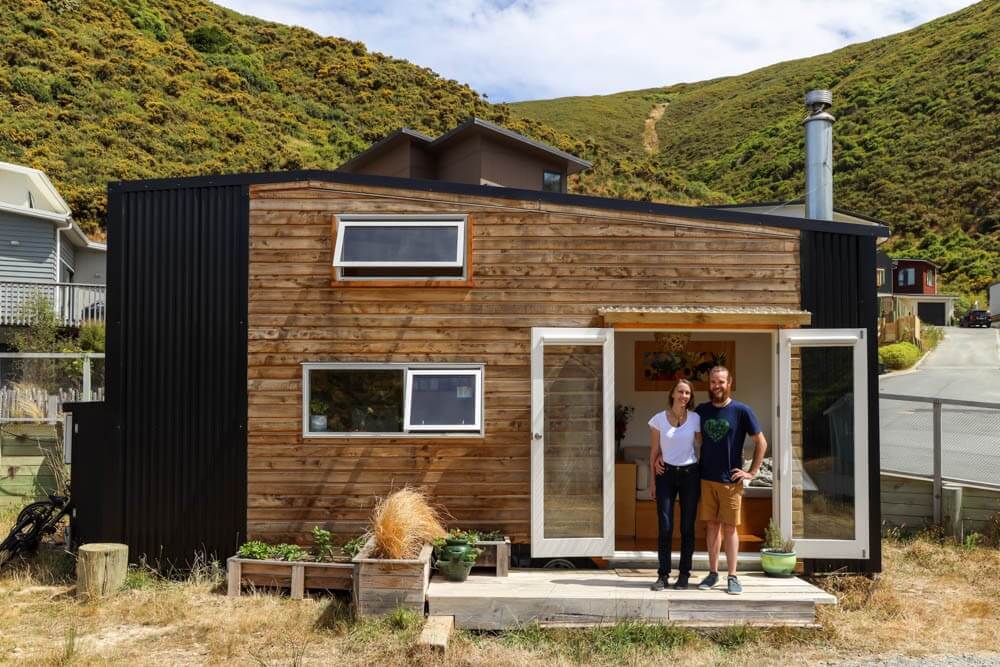 Super Cool DIY Tiny House With HUGE Movie Theatre Loft Super Cool DIY Tiny House With HUGE Movie Theatre Loft