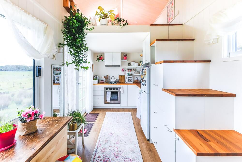 Woman’s Dream Tiny House Even Has A Walk-In Wardrobe Woman’s Dream Tiny House Even Has A Walk-In Wardrobe