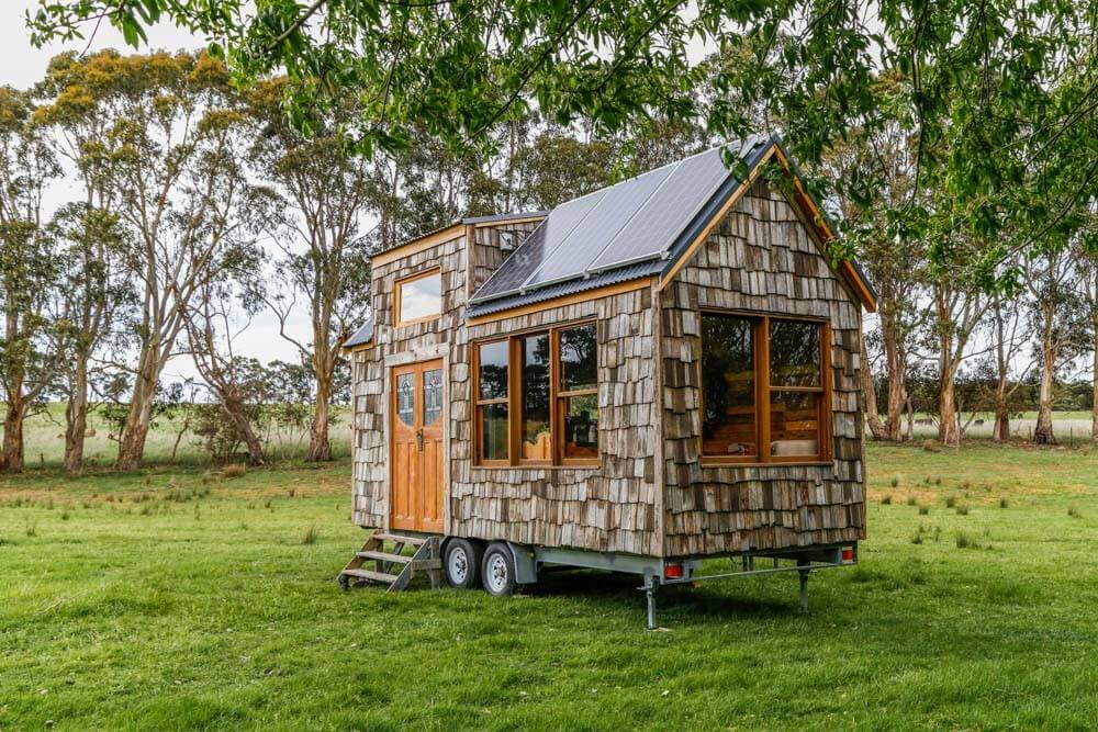 Super Affordable Off-Grid Tiny House Built With Old Fence Palings Super Affordable Off-Grid Tiny House Built With Old Fence Palings