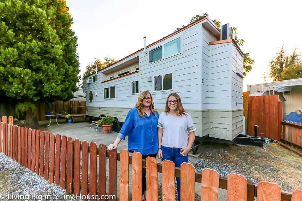 Solo Mother With Teenage Daughter Builds Amazing Tiny House Solo Mother With Teenage Daughter Builds Amazing Tiny House