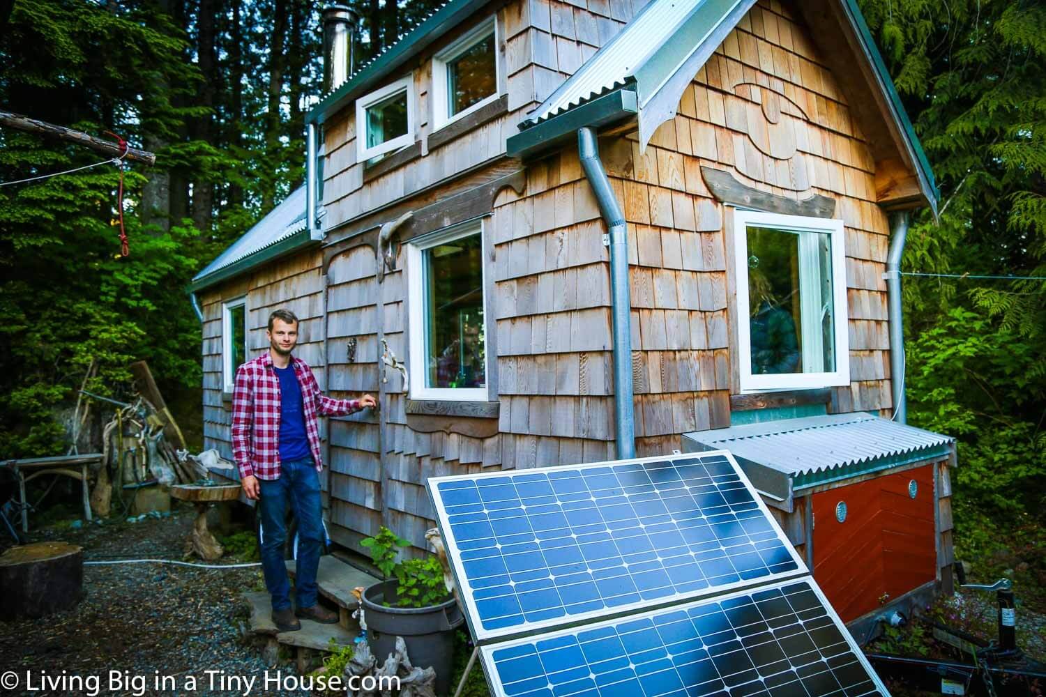 Amazing Builder’s Bicycle-Powered Tiny House Amazing Builder’s Bicycle-Powered Tiny House