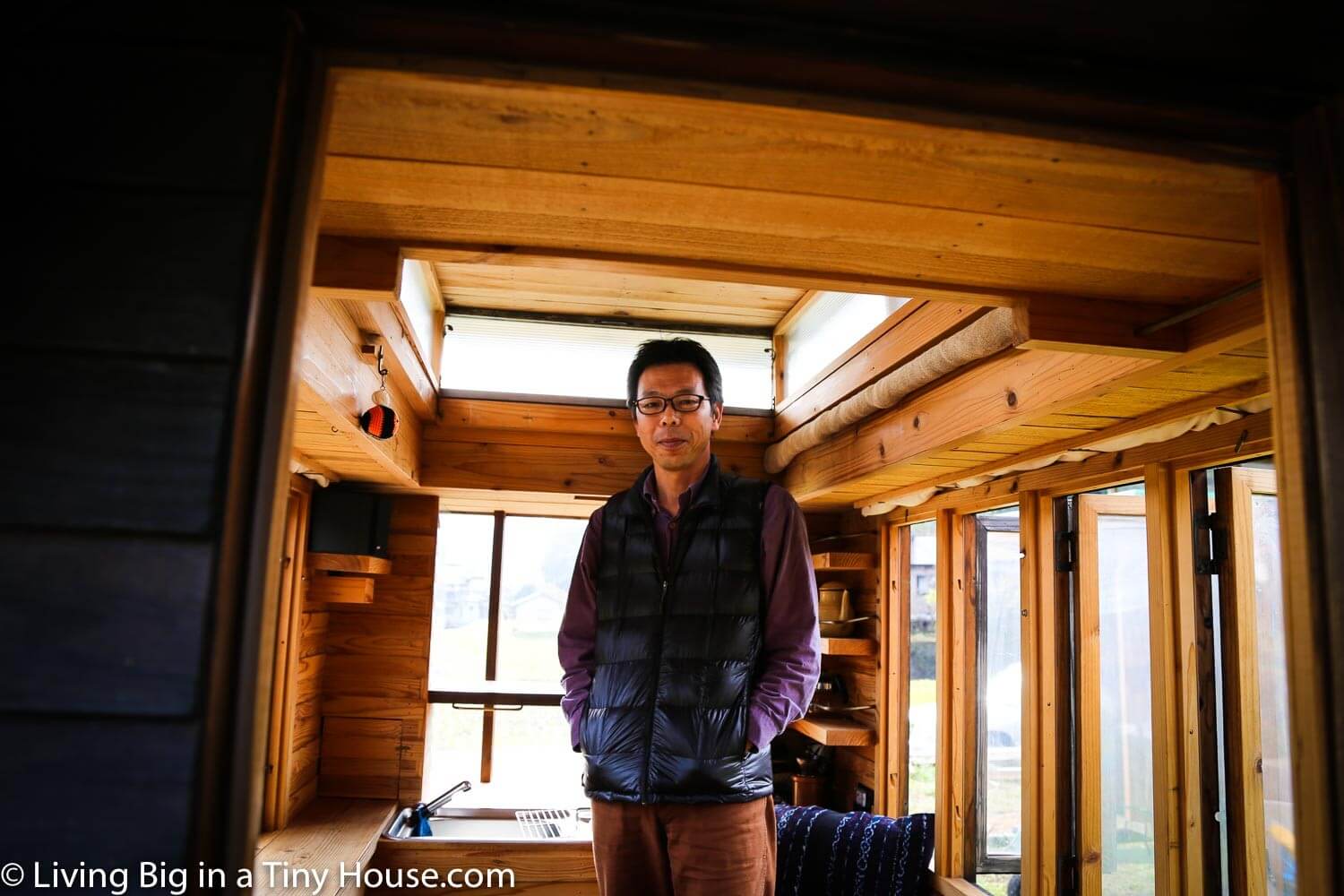Master Craftsman In Japan Builds Amazing Tiny House On Wheels Master Craftsman In Japan Builds Amazing Tiny House On Wheels