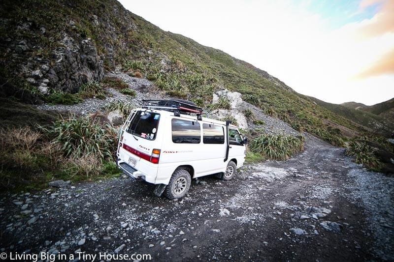 Fantastic 4 x 4 Survival Adventure Van / Home On Wheels Fantastic 4 x 4 Survival Adventure Van / Home On Wheels
