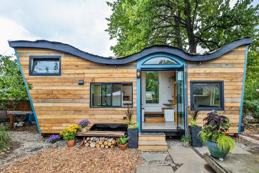 Natural-Built Tiny House Incorporates Biophilic Design And A Living Roof Natural-Built Tiny House Incorporates Biophilic Design And A Living Roof