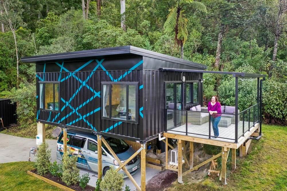 Stunning Modern Small Home Made From 3 x 20ft Shipping Containers