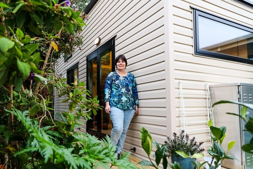 Solo Mother's Charming Tiny House Gives Financial Freedom Solo Mother's Charming Tiny House Gives Financial Freedom