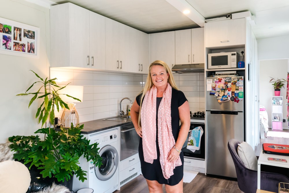Woman Finds FINANCIAL FREEDOM &amp; Debt Free Living in Tiny House